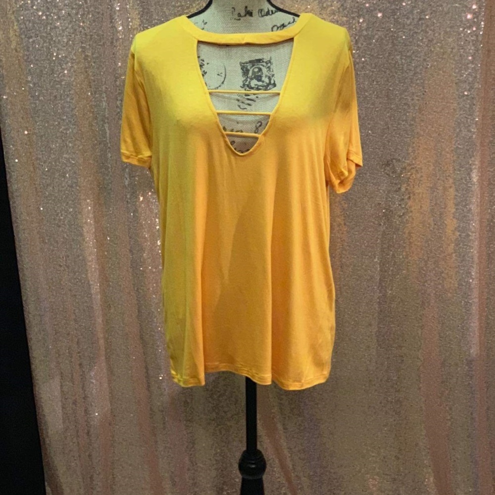 Heart & Hips NWT Open Deep V Neck Top